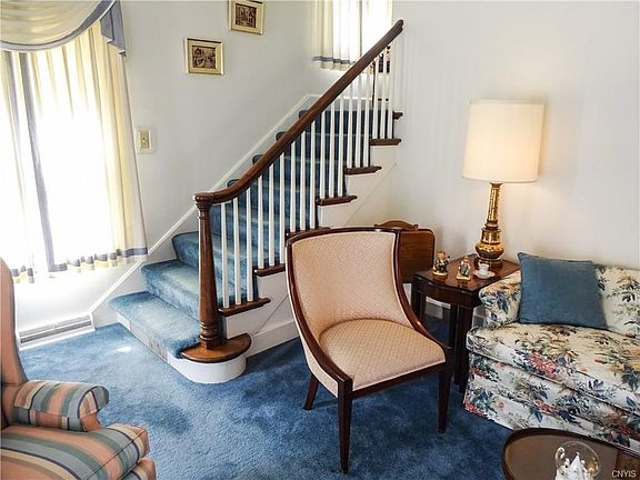 4th image of 140 Milford Dr E
