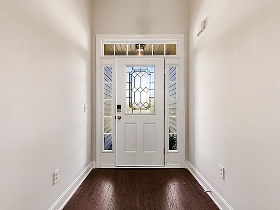 4th image of 140 Parmelee Dr. #E