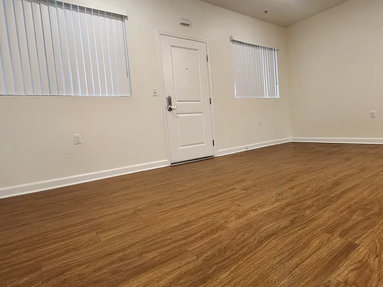7108 Amigo Ave — Photo 9