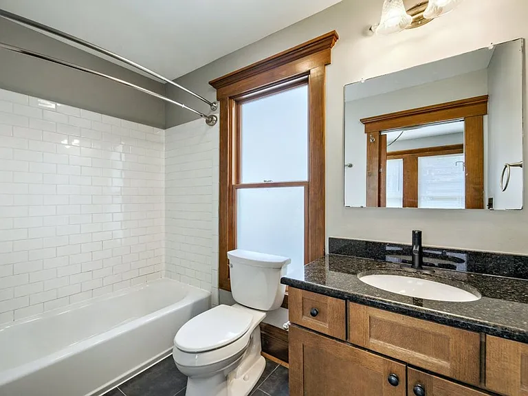 1023 Neil Ave — Photo 5