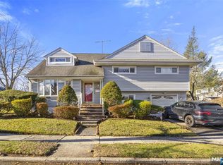 1774 Rensselaer Rd, Teaneck, NJ 07666