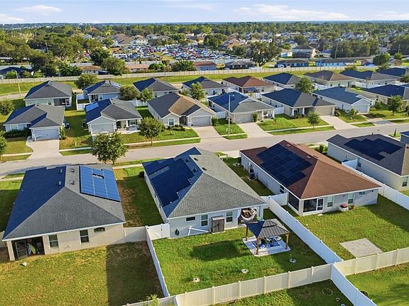 3rd image of 475 MONTICELLI DRIVE