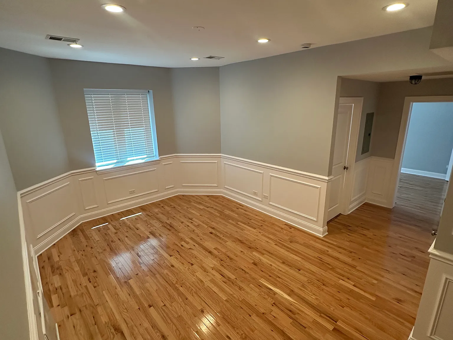 2 bed, 900 sqft, $1,800 — Photo 3