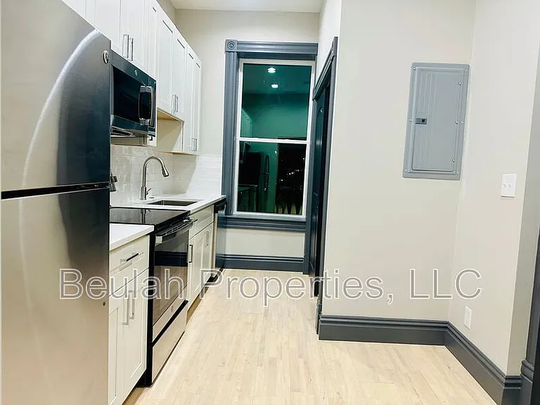 1952 Cherokee St #2F — Photo 1