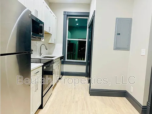 1952 Cherokee St #2F Photo 1