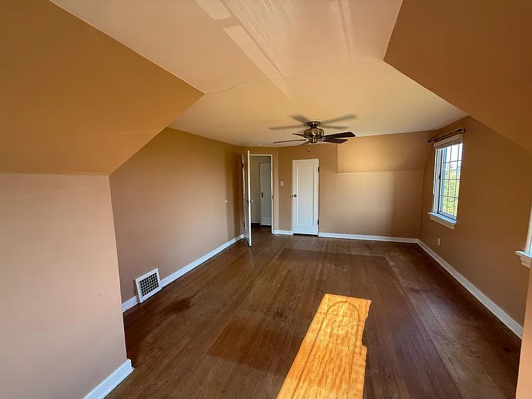 2466 Montavista Pl W — Photo 19