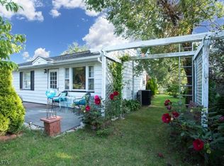 4 Cole St, Bridgewater, NJ 08807