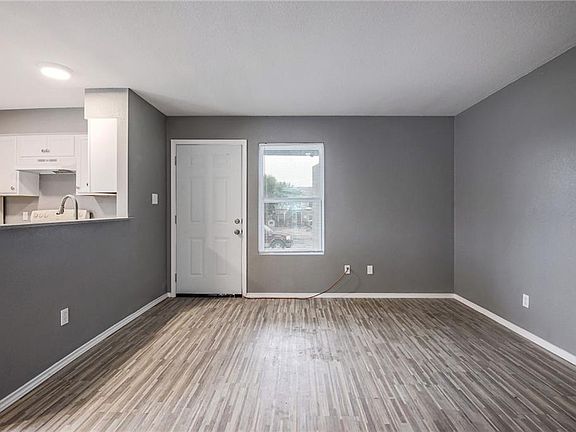 4th image of 8410 Riverstone Dr #A-d