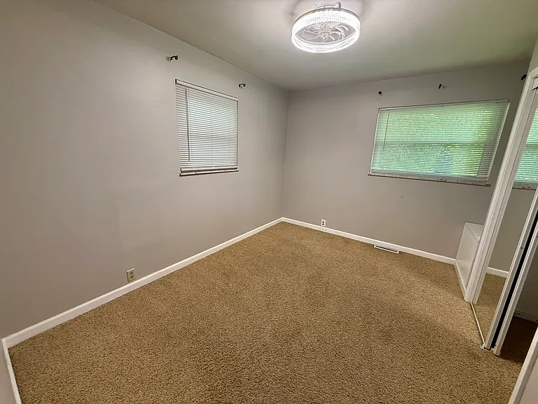 1433 Alton Darby Creek Rd — Photo 24