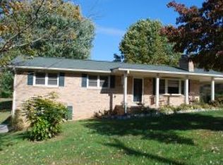 3902 Brickey Ln, Johnson City, TN 37601