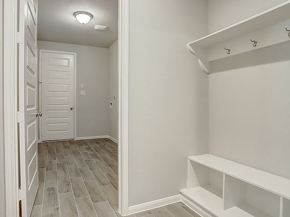 Valet and laundry room