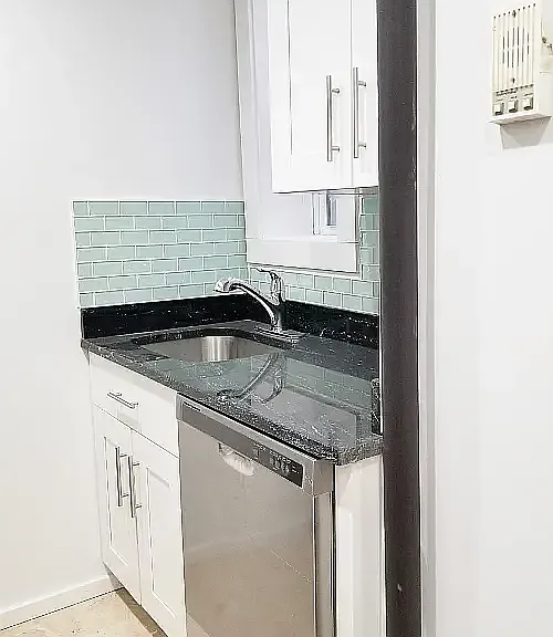 24-20 41st St #2N — Photo 5