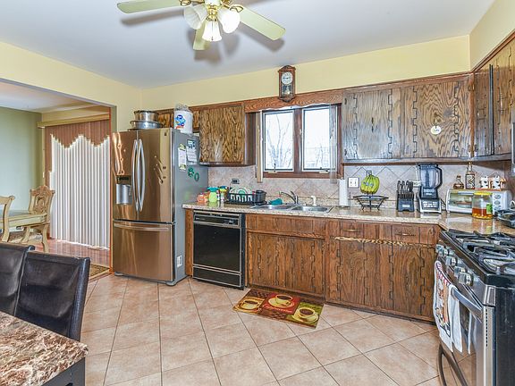 4th image of 8131 Christeen Dr