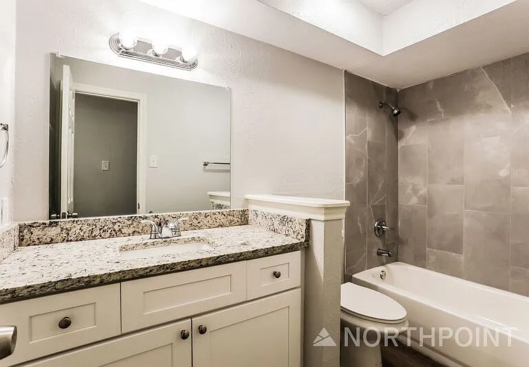 422 Ash Ln — Photo 12
