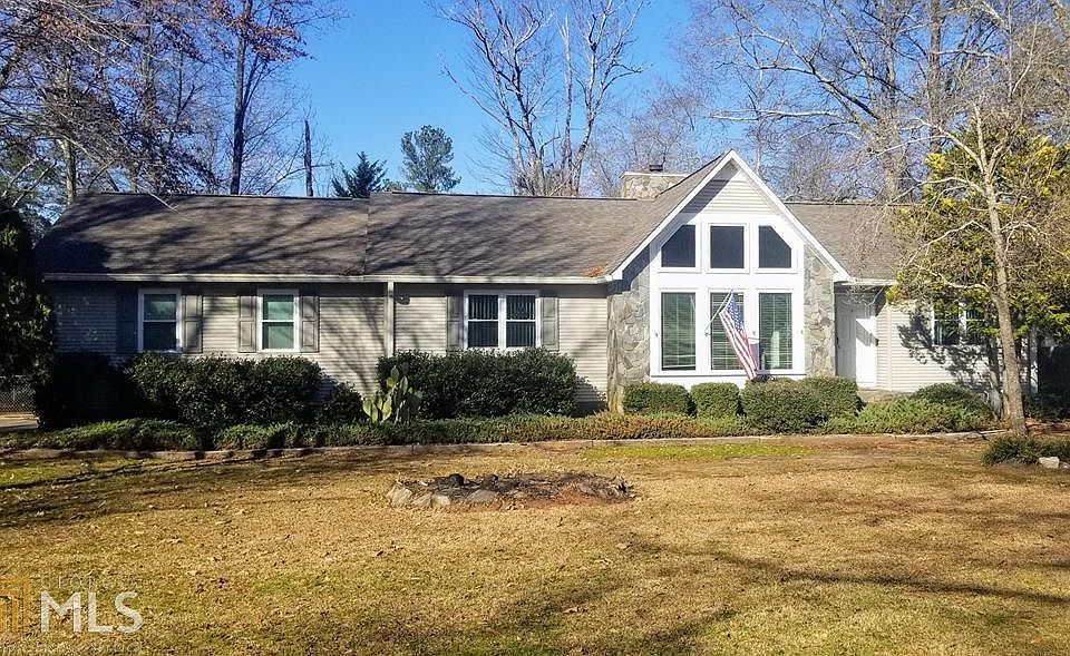 1st image of 128 Lilac Dr #3