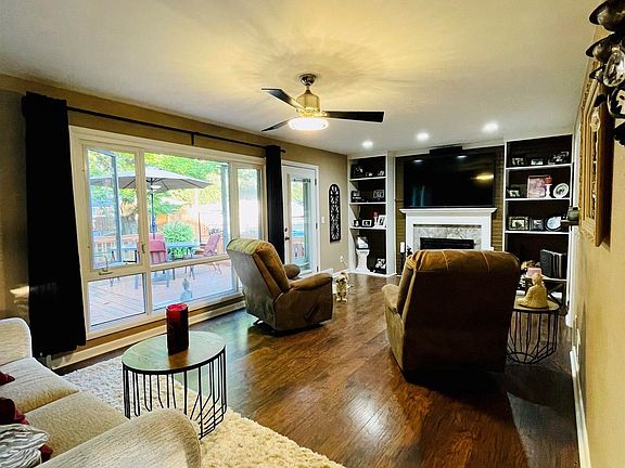 2nd image of 2804 Reppuhn Dr