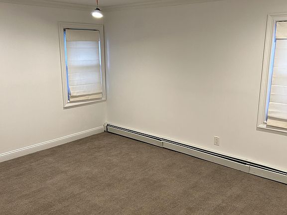 5th image of 128 Dogwood Ave