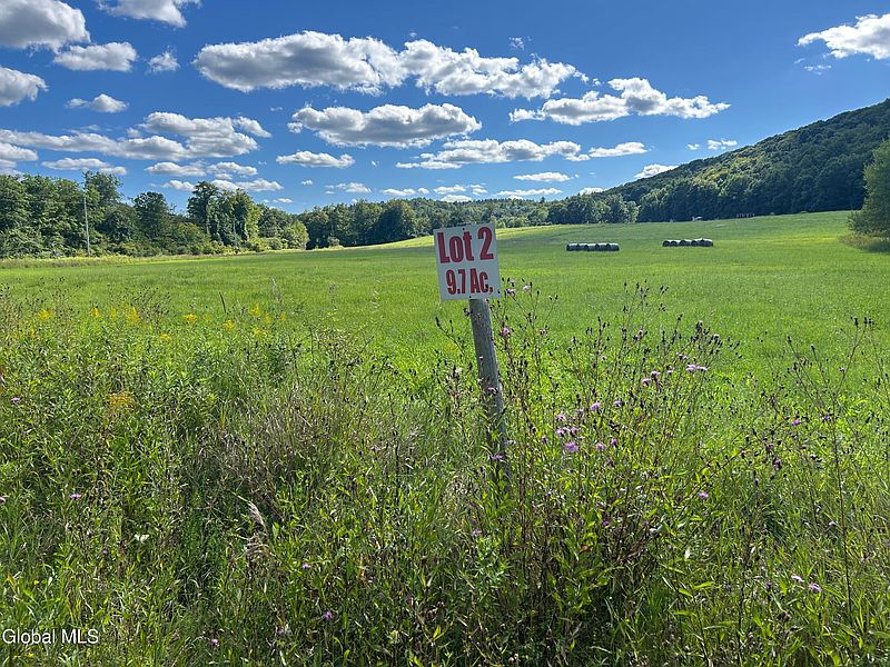 2nd image of 711 Gifford Hollow Road