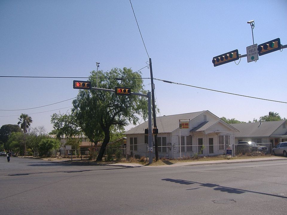 2nd image of 1692 E Main St