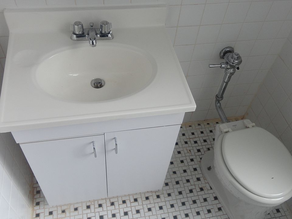 2nd image of 612 W 178th St APT 6