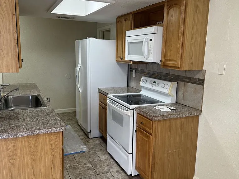 5402 Atascosa Dr — Photo 5
