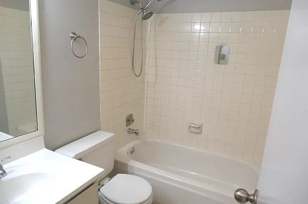 3433 Avenue B — Photo 11