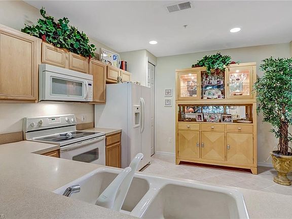 5th image of 973 Hingham Way #T-102