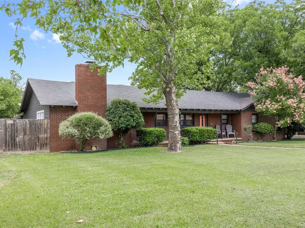 2202 Belmeade St, Brownwood, TX 76801