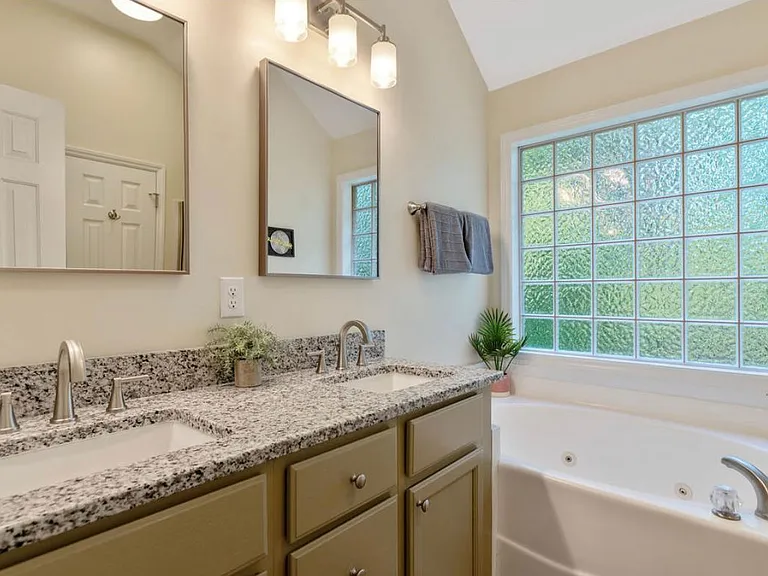 110 Mint Hill Dr — Photo 7