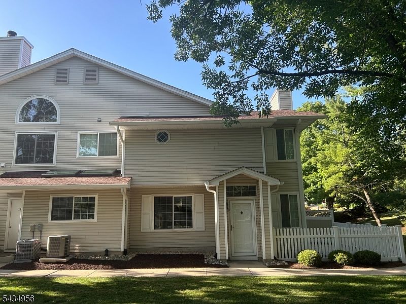 1st image of 9 Evans Court