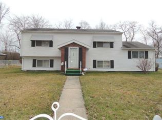 332 University Ave, Pemberton, NJ 08068