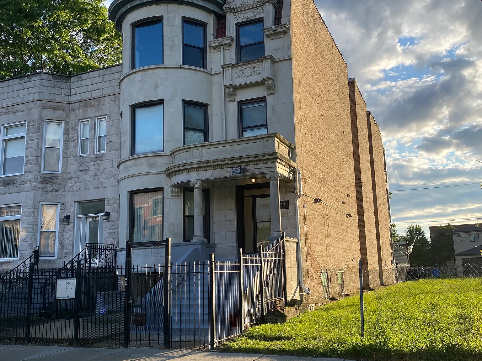 4834 S Prairie Ave — Photo 4