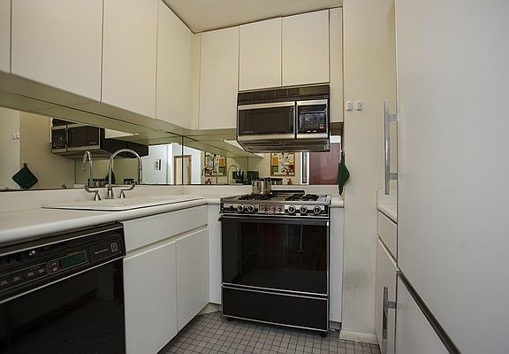 4th image of 216-218 E 47th St #12A