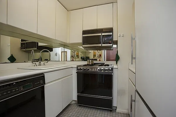 Sold by Nest Seekers International | media 23