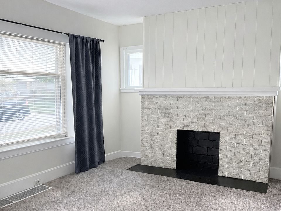 1st image of 1326 W 106th St #1