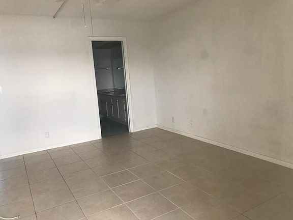 5th image of 206 Wellington Cir #F-2060