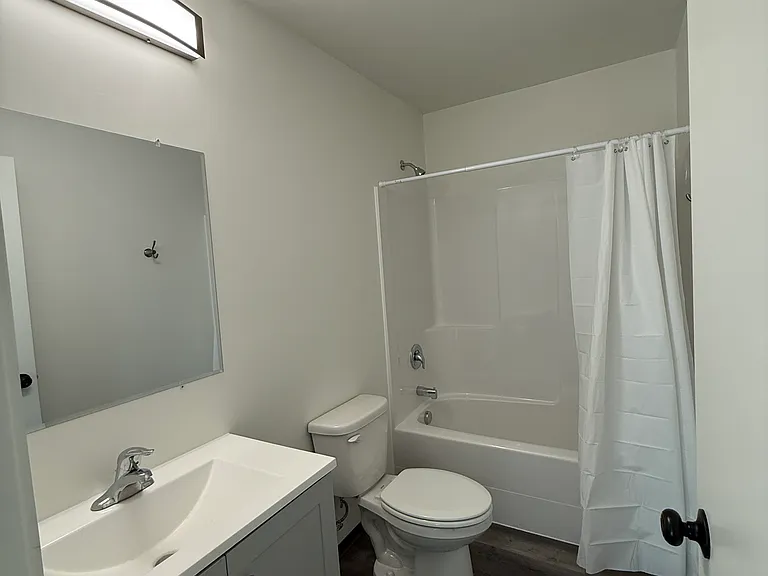 607 Pleasant Ave #1 — Photo 2