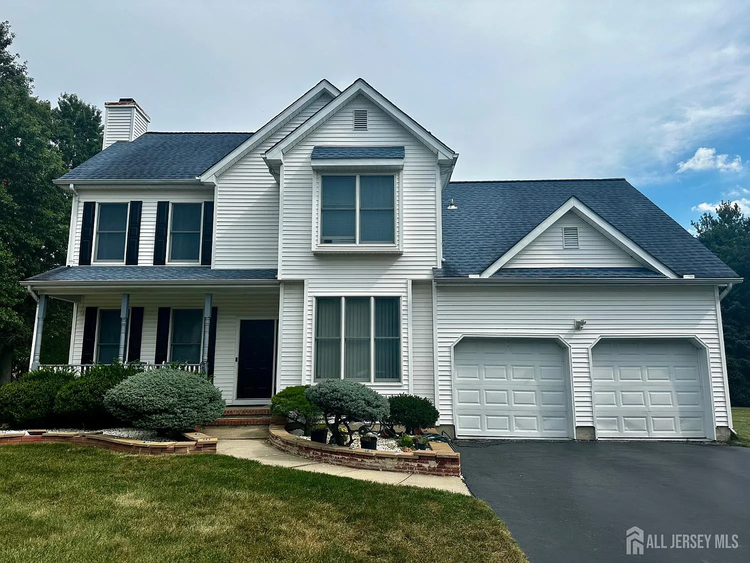 4 bed, 2.5 bath, $4,300 — Photo 2