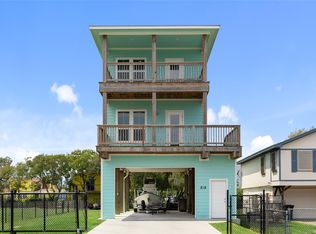 818 5th St, San Leon, TX 77539