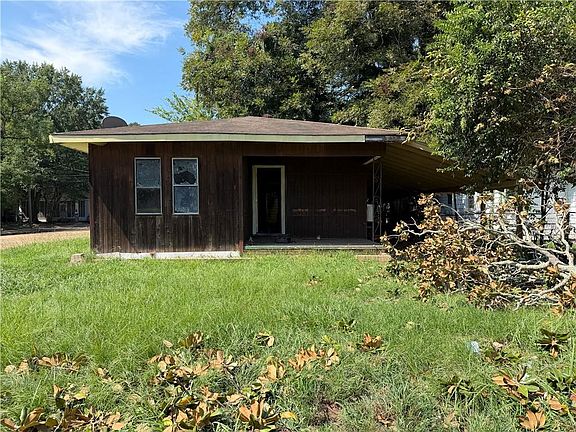 4th image of 124 Cottage St