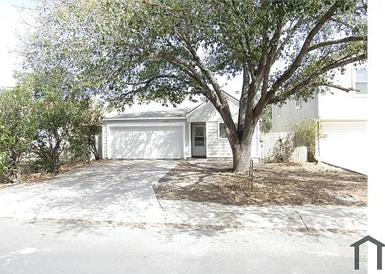 3 bed, 1023 sqft, $1,700 — Photo 3