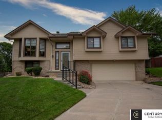 15604 Seward Cir, Omaha, NE 68118