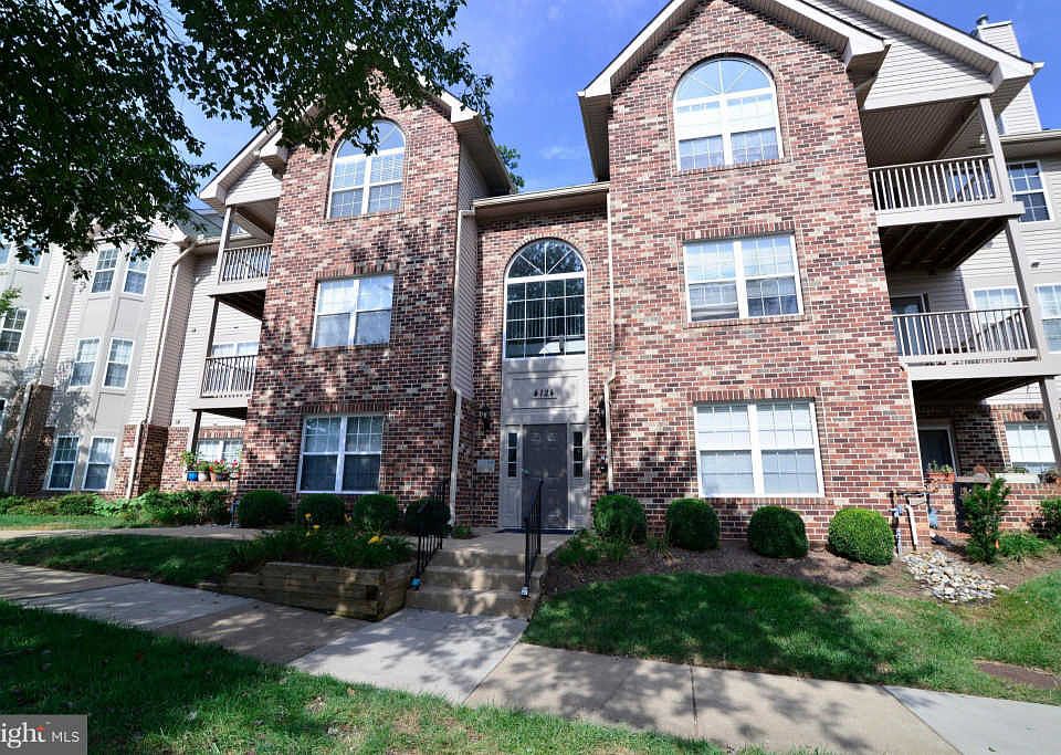 1st image of 4124 Monument Ct Unit 301