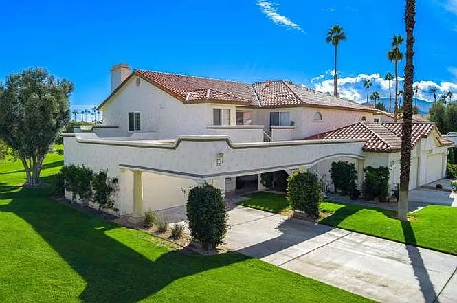 270 Vista Royale Cir E — Photo 20
