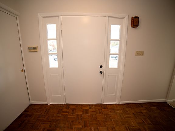 3rd image of 6852 Whisper Oaks Ct