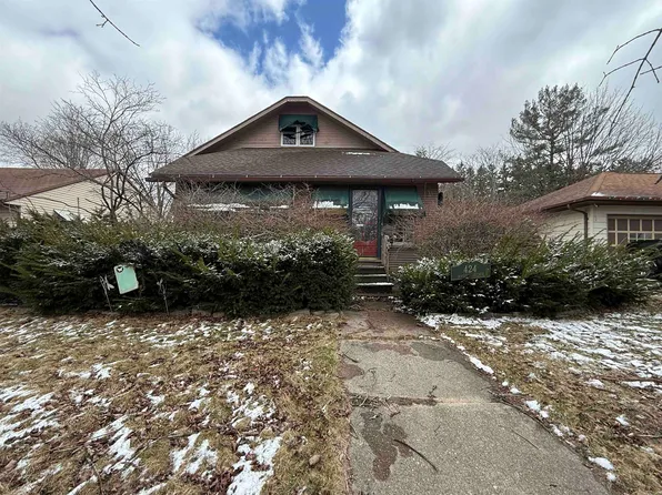 424 Janssen Ave, Mayville, WI 53050
