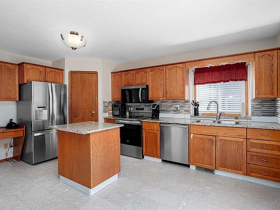 5th image of 55 E Edgewood Dr
