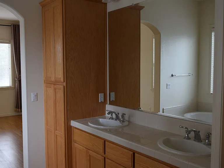 16210 Sheltered Cv E — Photo 17