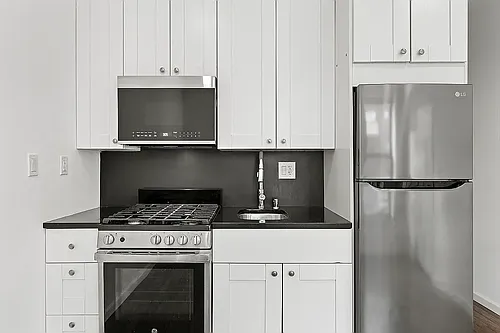 2413 Snyder Ave #1A Photo 1