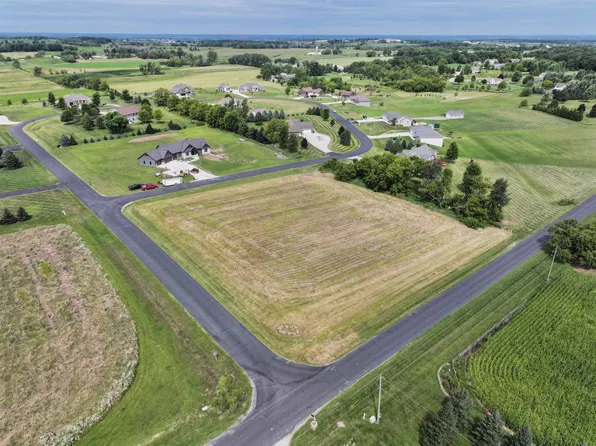Maple Ridge Dr #15, Fond Du Lac, WI 54937